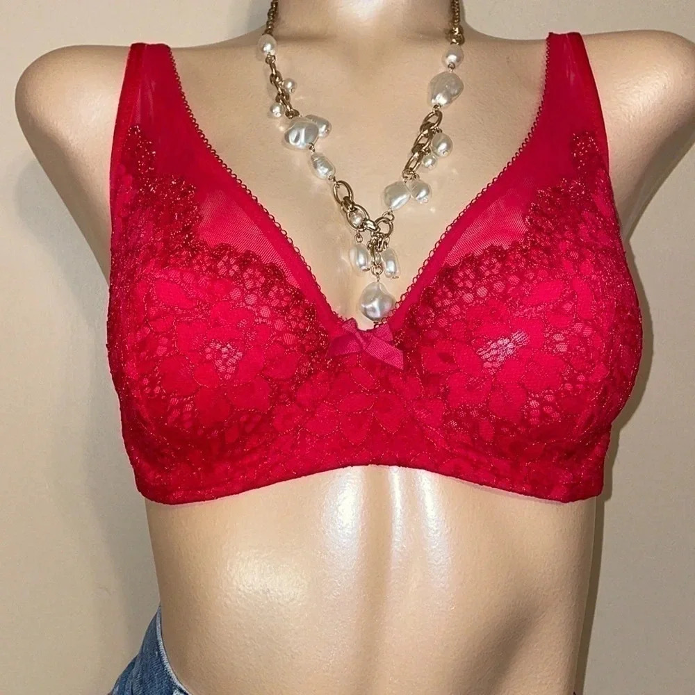 Victoria’s Secret women bra 32DDD body by Victoria red Demi lace NWOT intimate